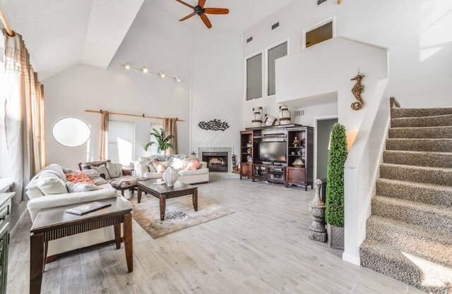 Almost Beachfront- Beautiful Pirates Beach home- Sleeps 16- Steps to beach!