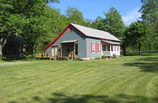 Alone Mill Schoolhouse - A paradise for outdoor lovers