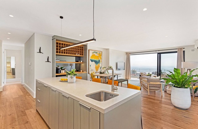 Alpha One 102 Modern Chic APT by HMH