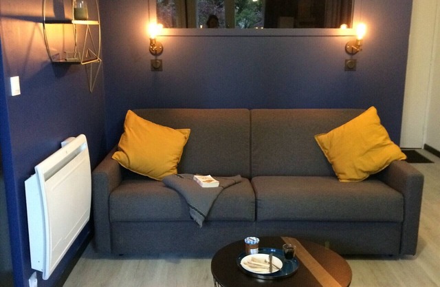 Alpine Apartment 200m from the Slopes for 6