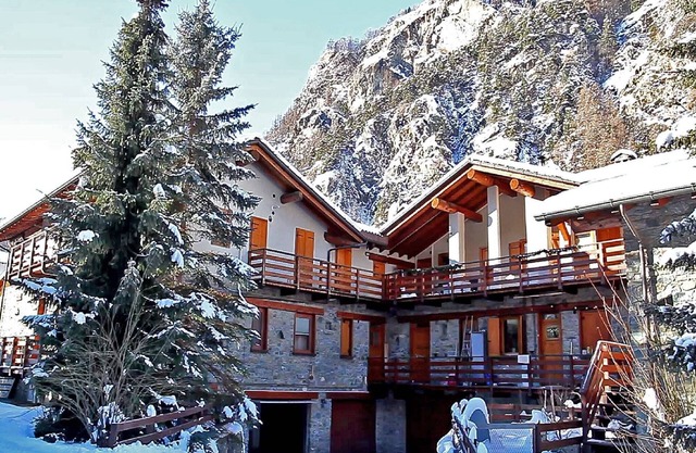 Alpine Bliss: A Cosy Retreat