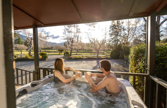Alpine Springs Motel | Hot Tub | Unit 10