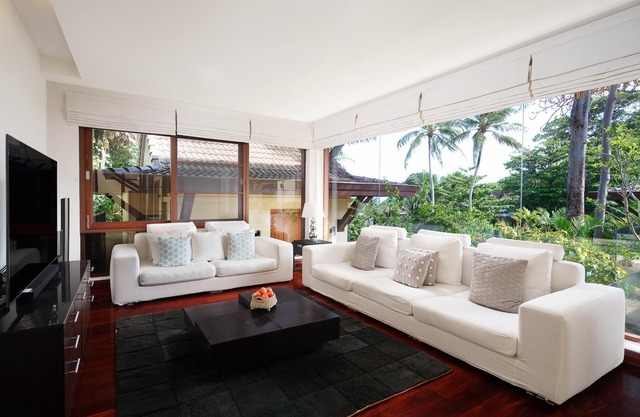 Aluna villa Oceanfront 4 bedroom in Baan Kata