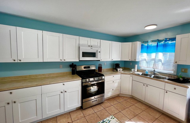 Aly's Hideaway 2-Bdrm with Dock Slip - Green Turtle Cay