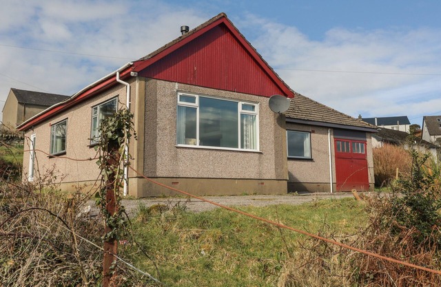AM BRUAICH, family friendly, character holiday cottage in Tayvallich