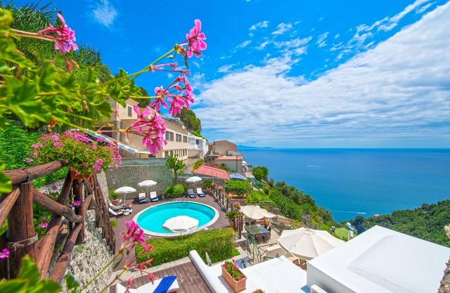 Amalfi villa with swimming-pool and beautiful gardens