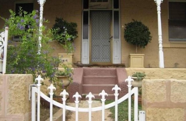 Amalie Cottage Waikerie, Town centre. Unit 1