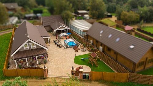 Amazing 14 Berth Villa With Private Pool At Pentney Lakes In Norfolk Ref 34079A