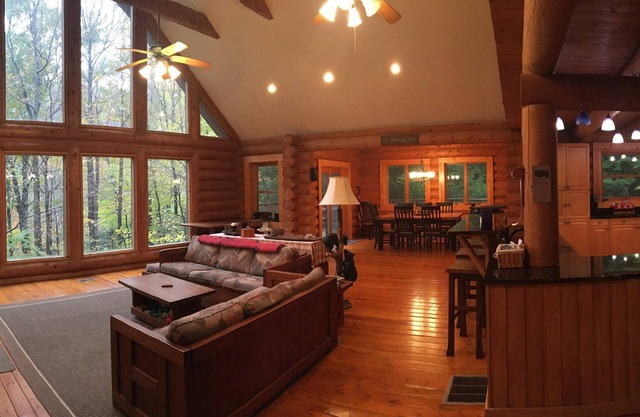 Amazing cabin in the woods near Wisp and Deep Creek Lake