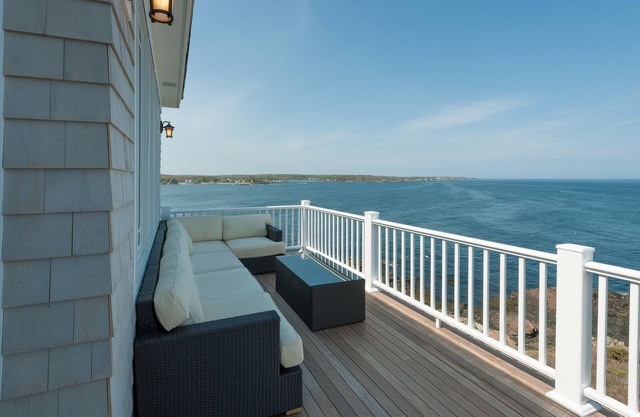 Amazing Direct Ocean Views, York's BEST Just Minutes To Short Sands Beach
