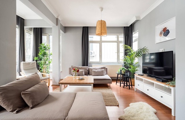 Amazing Flat Near Bagdat Street with Enticing Interior Design in Kadikoy