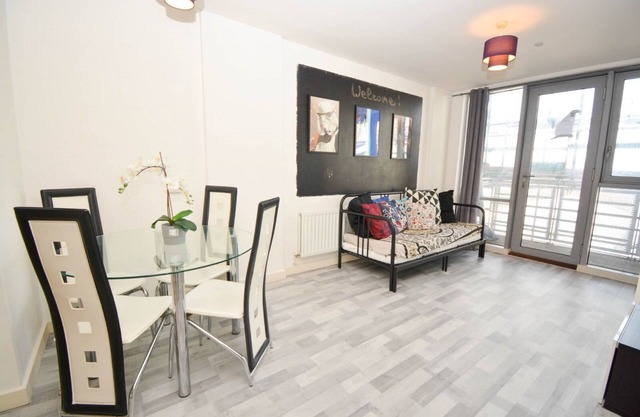 Amazing flat with a View in the heart of Stratford 25 minutes from City center