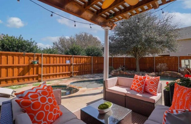 Amazing Gem for groups w/HEATED Pool and Spa