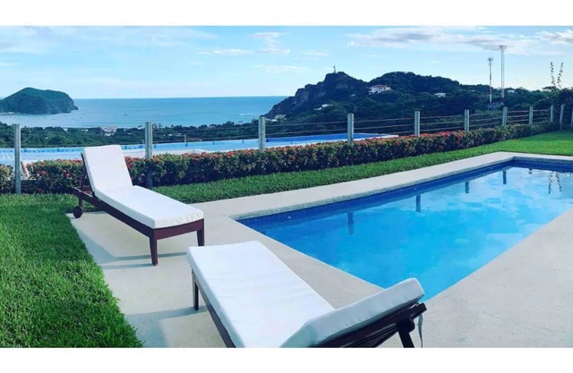 Amazing Hilltop Beach House - Ocean & Mountain Views!