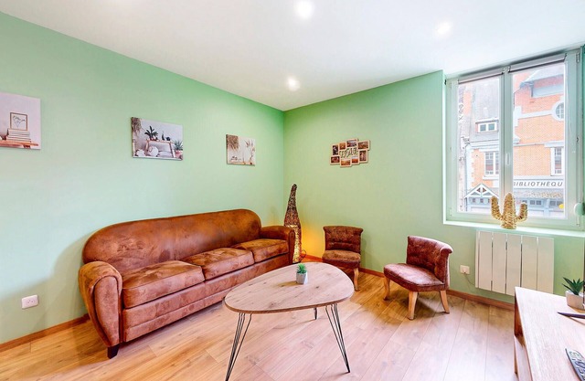 Amazing home in Haybes with WiFi