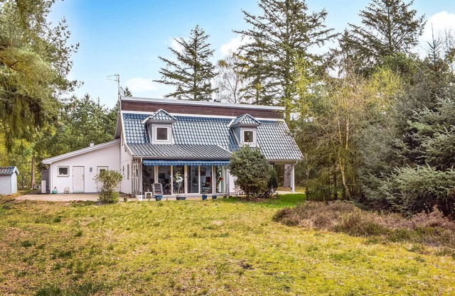 Amazing home in Höllviken with WiFi