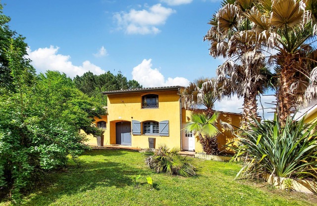 Amazing home in Le Temple with kitchen