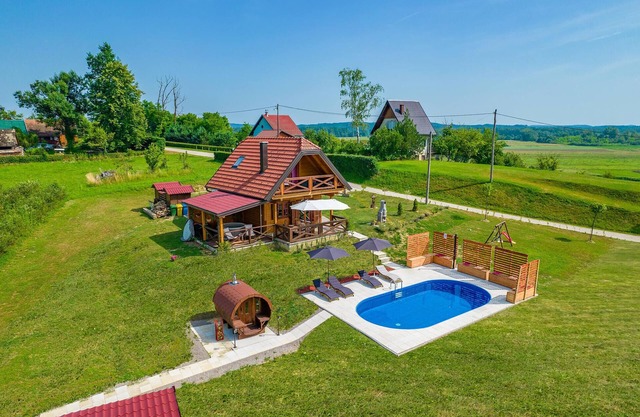 Amazing home in Lipje with sauna