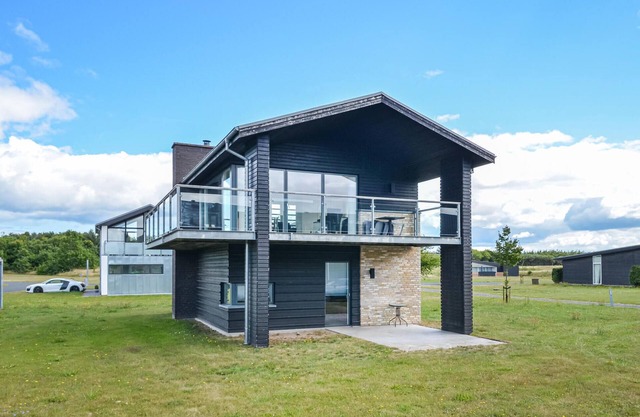 Amazing home in Nimtofte with WiFi