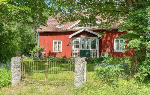 Amazing Home In Sävsjö With Wifi
