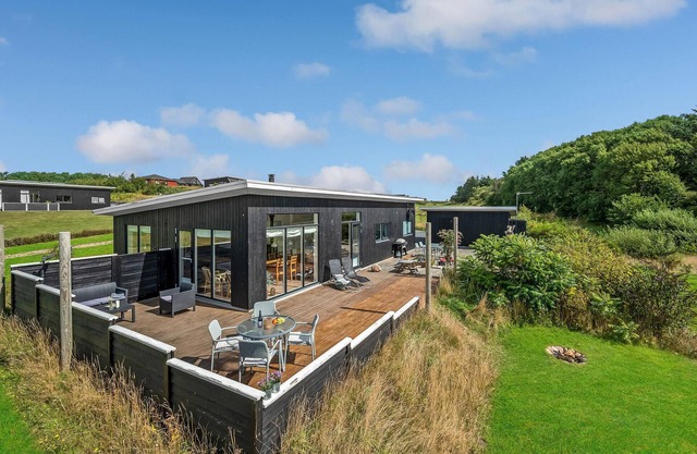 Amazing home in Spøttrup with WiFi