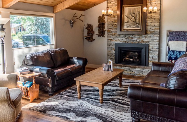 Amazing Location. Beautiful renovated home on Fish Creek Park
