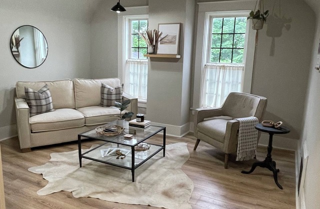 Amazing New Remodeled 2-bedroom apartment in welcoming Alma with WiFi, AC