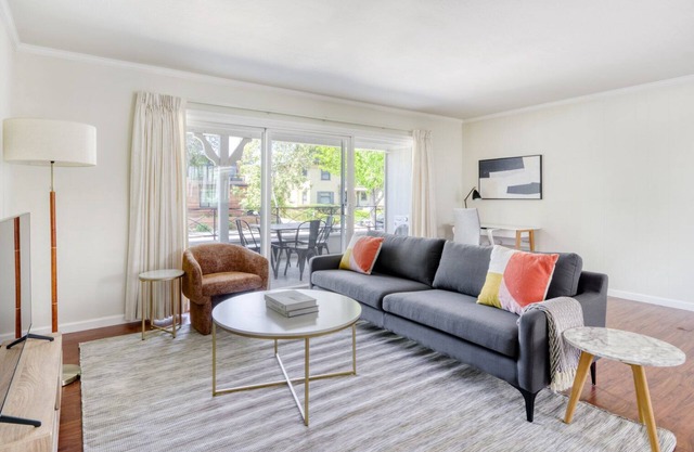 Amazing Palo Alto 2BR w/W/D & Garden, near FB & Google, by Blueground