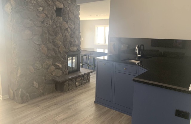 Amazing renovated acreage with heated pool + hottub (september 1