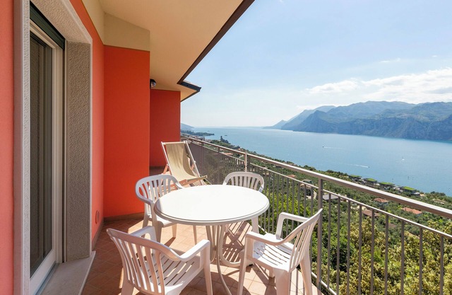 Amazing view of Lake Garda - first floor