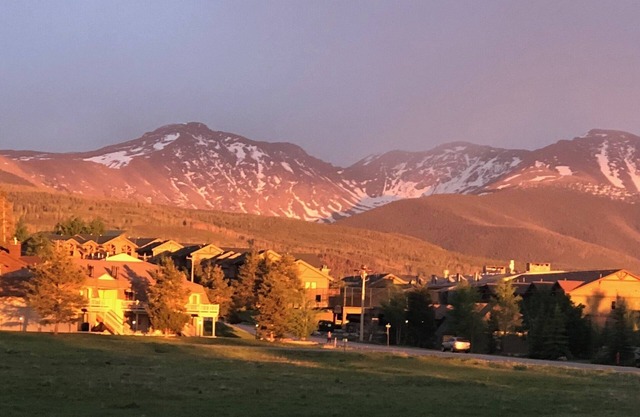 Amazing Views! Beautiful condo minutes to winter park.