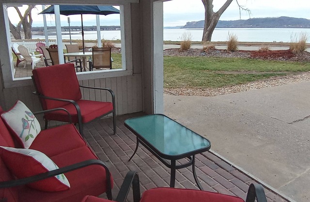"Amazing Views" in Lake City, MN provides Coastal Charm!
