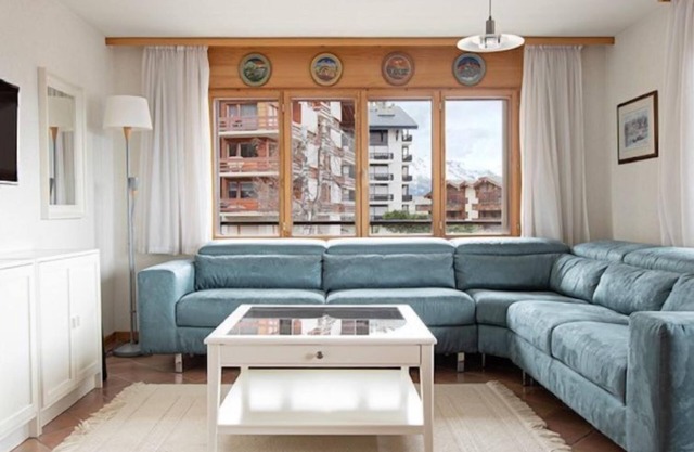 Ambassador I Apt 7 by Interhome