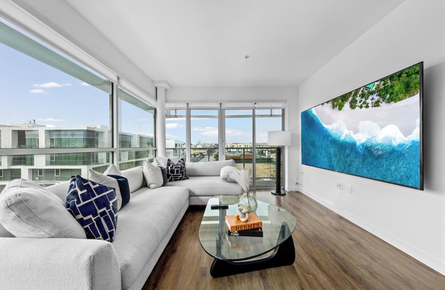 Amber Drift Sophisticated Penthouse Panoramic Coastal Views Ocean