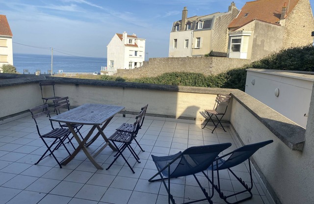 Ambleteuse, pretty house with sea view