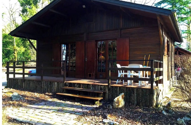 Amboise and Chenonceau: Chalet with wood fire