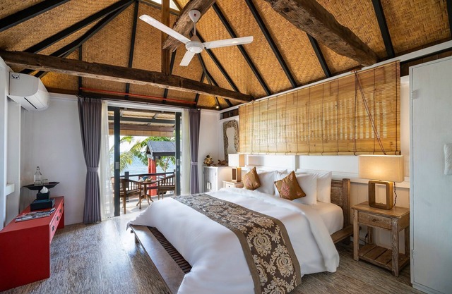 AMED Beachfront and Sea View cottage
