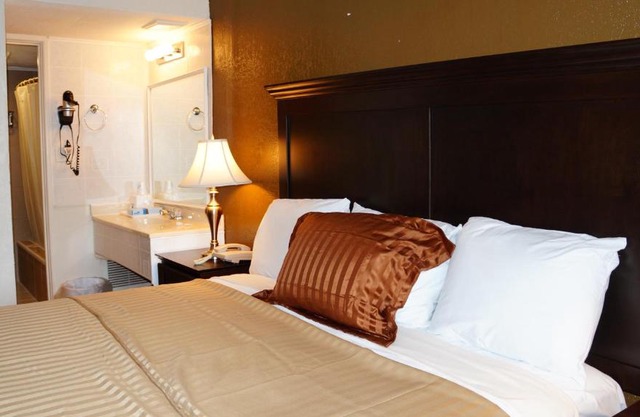 Americas Best Value Inn & Suites Kansas City