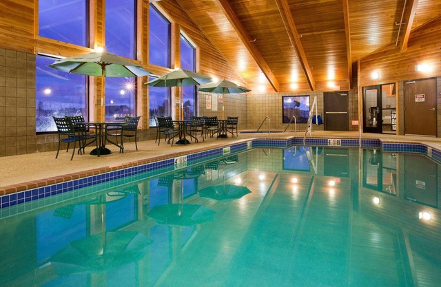 AmericInn by Wyndham Thief River Falls
