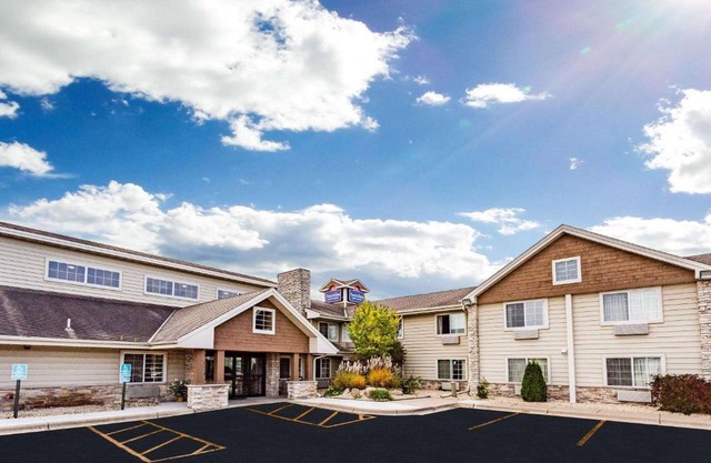AmericInn by Wyndham Hotel and Suites Long Lake