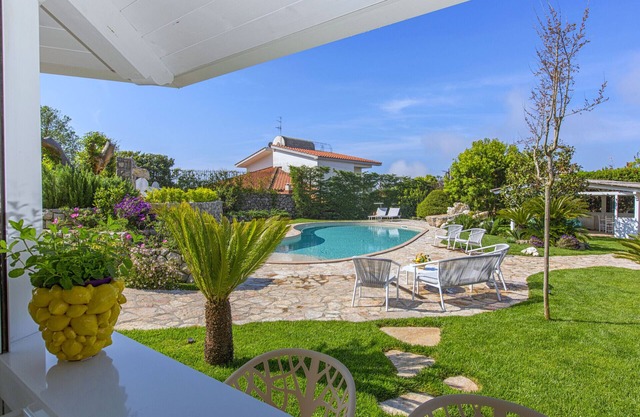 AMORE RENTALS - Resort Ravenna - The Villa with Private Swimming Pool, Hot Tub, Ideal for Events