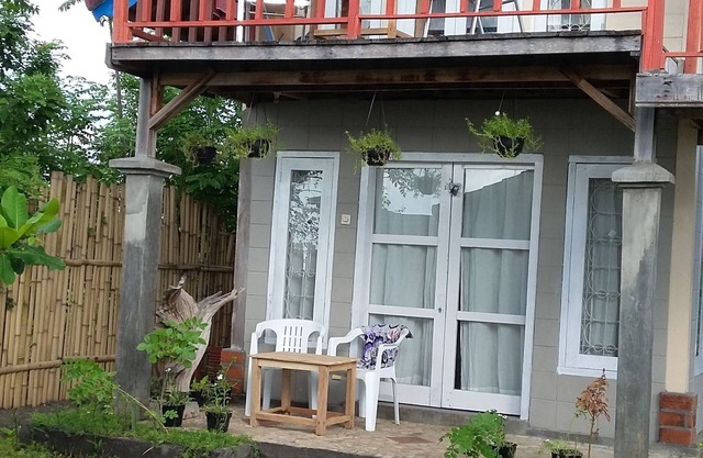 An Affordable Family Bungalow in Lembar