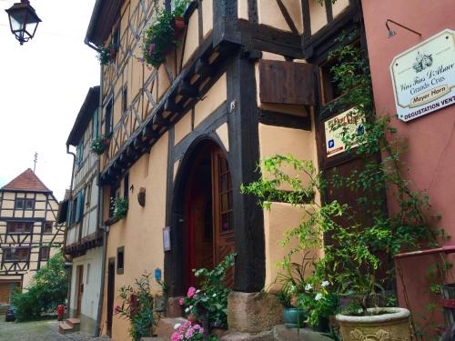 An apartment in a 17th century wine grower s house