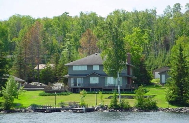 An Indescribable Lake House on Lake Vermilion Cook *SPECIALS*Email to ask!