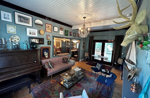 An outdoor adventure or a quiet retreat? The Swan House is perfect for both.
