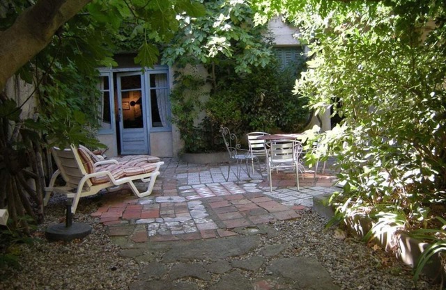 "Ancien Cafe" with courtyard