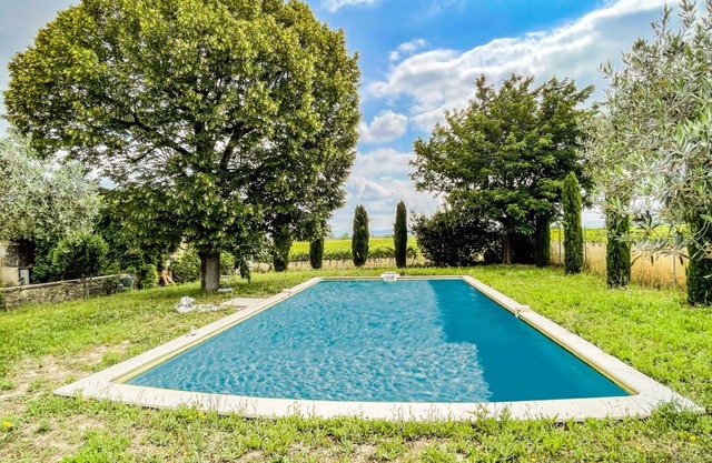 Ancien Corps de Ferme Avec Piscine au Coeur des Vignes en Drôme Provençale