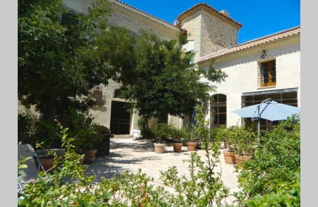 Ancienne Abbaye de Franquevaux Anciennes Ecuries