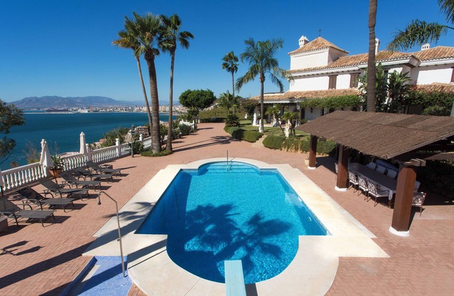 Andalusian villa overlooking the bay of Malaga