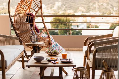 Anemelo luxury apartment with sea view!